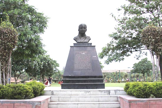 Swarna Jayanti Park - Statues of Freedom Fighters