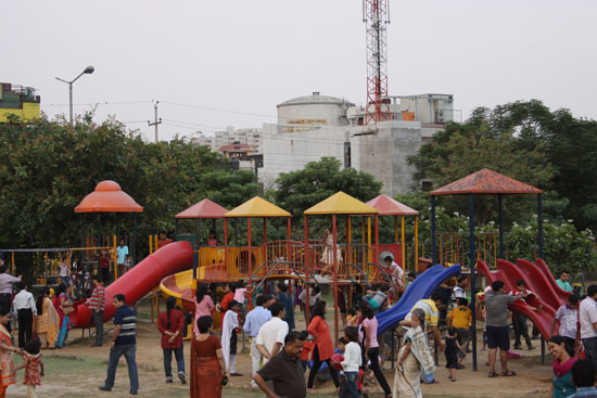 Swarna Jayanti Park - Swings and rides